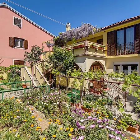 Apartments Petra Mali Losinj Exterior photo